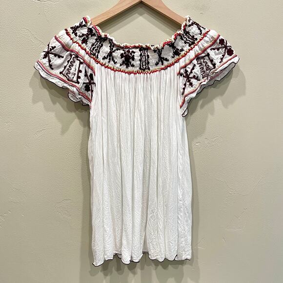 Poupette St. Barth White Embroidered Off the Shoulder Top - Size: 2 - Picture 2 of 7